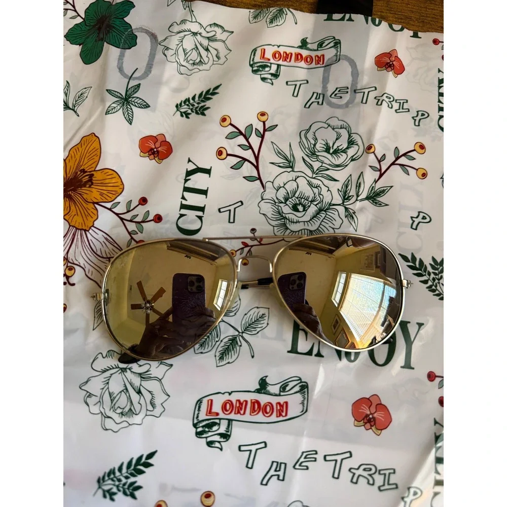 Ray-Ban RB3025 Silver Aviator Mirrored Sunglasses Unisex with Case